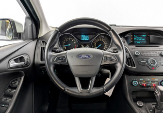 Подержанный автомобиль Ford Focus Hatchback 2018 года (21 фото)