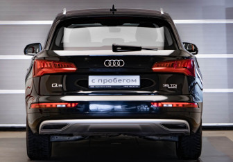 Подержанный автомобиль Audi Q5 2019 года (5 фото)
