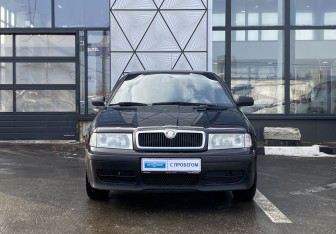 Подержанный автомобиль Skoda Octavia Liftback 2008 года (2 фото)
