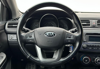 Подержанный автомобиль Kia Rio Sedan 2014 года (12 фото)