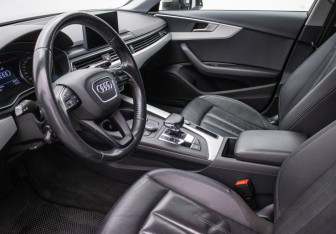 Подержанный автомобиль Audi A4 Sedan 2019 года (10 фото)
