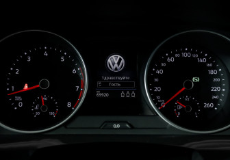 Подержанный автомобиль Volkswagen Tiguan 2018 года (11 фото)