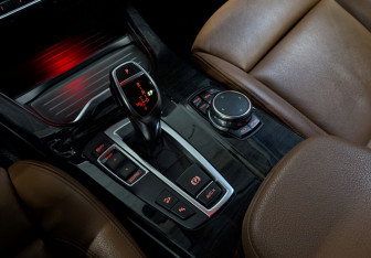 Подержанный автомобиль BMW X4 2015 года (27 фото)