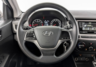 Подержанный автомобиль Hyundai Solaris Sedan 2020 года (21 фото)