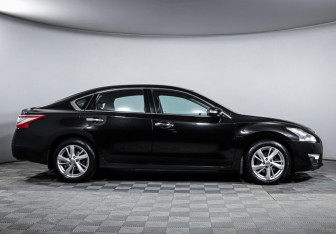 Подержанный автомобиль Nissan Teana 2014 года (4 фото)