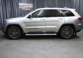 Подержанный автомобиль Jeep Grand Cherokee 2018 года (8 фото)