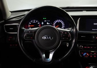 Подержанный автомобиль Kia Optima Sedan 2016 года (12 фото)