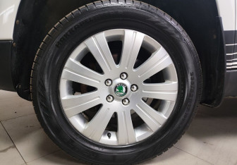 Подержанный автомобиль Skoda Yeti 2013 года (9 фото)