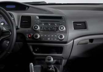 Подержанный автомобиль Honda Civic Sedan 2007 года (13 фото)