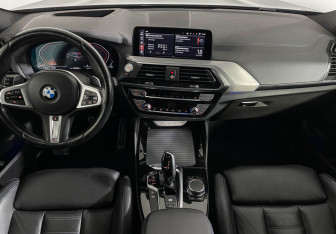 Подержанный автомобиль BMW X4 2021 года (11 фото)