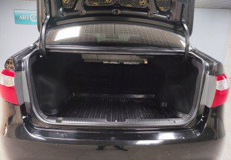 Подержанный автомобиль Kia Rio Sedan 2013 года (12 фото)