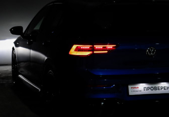 Подержанный автомобиль Volkswagen Golf R Hatchback 2023 года (31 фото)