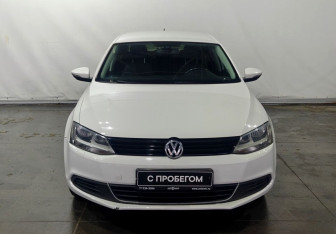 Подержанный автомобиль Volkswagen Jetta Sedan 2014 года (2 фото)