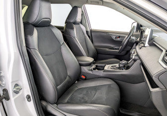 Подержанный автомобиль Toyota RAV4 2021 года (23 фото)