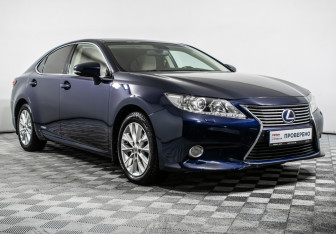 Подержанный автомобиль Lexus ES 2012 года (3 фото)