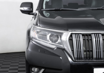 Подержанный автомобиль Toyota Land Cruiser Prado 2017 года (27 фото)