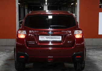 Подержанный автомобиль Subaru XV 2012 года (6 фото)