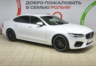 Подержанный автомобиль Volvo S90 2018 года (3 фото)