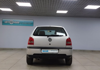 Подержанный автомобиль Volkswagen Pointer 2004 года (6 фото)