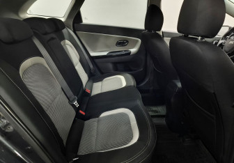 Подержанный автомобиль Kia Ceed Wagon 2013 года (13 фото)