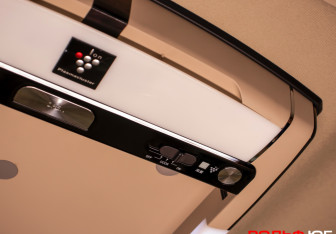 Подержанный автомобиль Toyota Alphard 2013 года (22 фото)