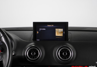 Подержанный автомобиль Audi A3 Sedan 2018 года (14 фото)