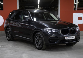 Подержанный автомобиль BMW X3 2019 года (3 фото)