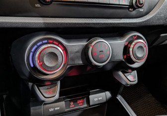 Подержанный автомобиль Kia Rio Sedan 2019 года (21 фото)