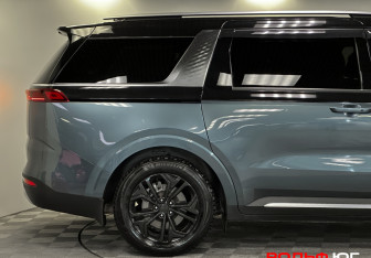 Подержанный автомобиль Kia Carnival 2021 года (27 фото)