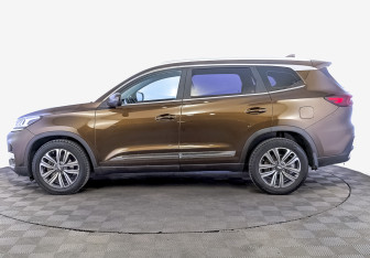 Подержанный автомобиль Chery Tiggo 8 2020 года (8 фото)