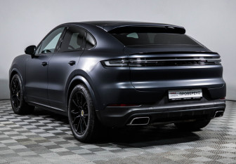 Подержанный автомобиль Porsche Cayenne 2023 года (7 фото)