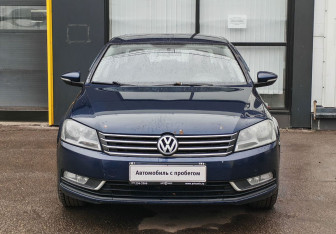 Подержанный автомобиль Volkswagen Passat Sedan 2012 года (2 фото)