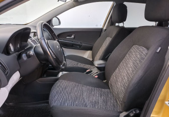 Подержанный автомобиль Kia Ceed Hatchback 2009 года (10 фото)