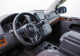 Подержанный автомобиль Volkswagen Multivan 2008 года (9 фото)