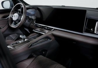 Подержанный автомобиль Geely Monjaro 2025 года (9 фото)