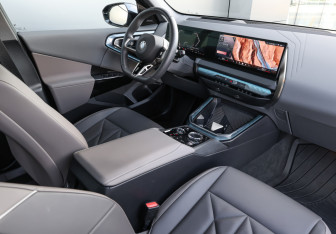 Подержанный автомобиль BMW X3 2025 года (10 фото)
