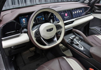 Подержанный автомобиль Geely Monjaro 2023 года (16 фото)