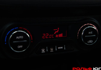 Подержанный автомобиль Kia Rio Sedan 2013 года (17 фото)