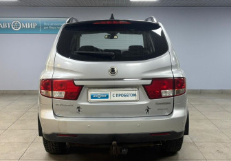 Подержанный автомобиль SsangYong Kyron 2008 года (6 фото)