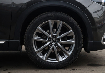 Подержанный автомобиль Mazda CX-9 2018 года (23 фото)