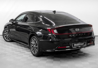 Подержанный автомобиль Hyundai Sonata 2022 года (7 фото)