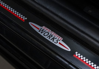 Подержанный автомобиль MINI Hatch 2019 года (24 фото)