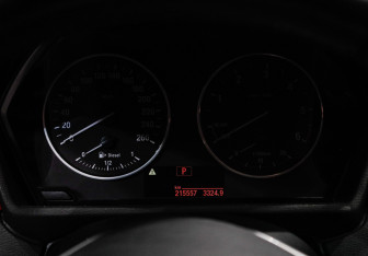 Подержанный автомобиль BMW X1 2016 года (23 фото)