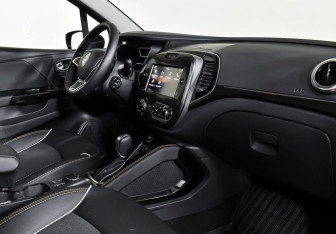 Подержанный автомобиль Renault Kaptur 2021 года (9 фото)