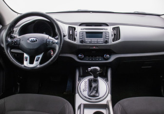Подержанный автомобиль Kia Sportage 2015 года (13 фото)