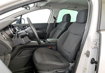 Подержанный автомобиль Peugeot 3008 2013 года (20 фото)