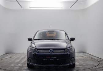 Подержанный автомобиль Volkswagen Polo Sedan 2010 года (2 фото)