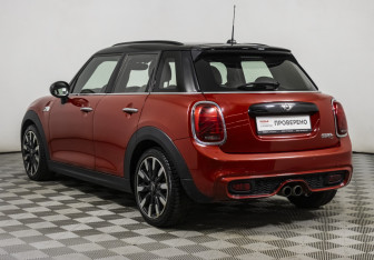 Подержанный автомобиль MINI Hatch 2015 года (7 фото)