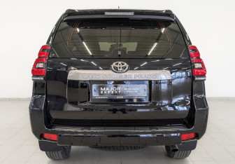 Подержанный автомобиль Toyota Land Cruiser Prado 2021 года (6 фото)