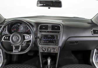 Подержанный автомобиль Volkswagen Polo Sedan 2019 года (6 фото)